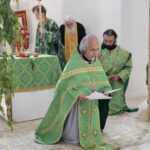 Богослужения в день Святой Троицы в строящемся храме Хевиза