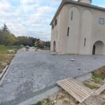 Работы по благоустройству прихрамовой территории в Хевизе. 6-11 октября 2025